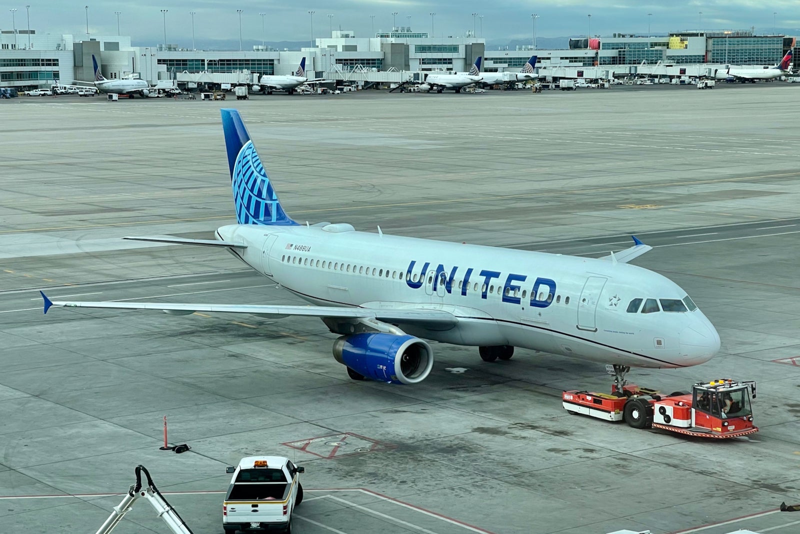 United Airbus A320 Zach Griff1