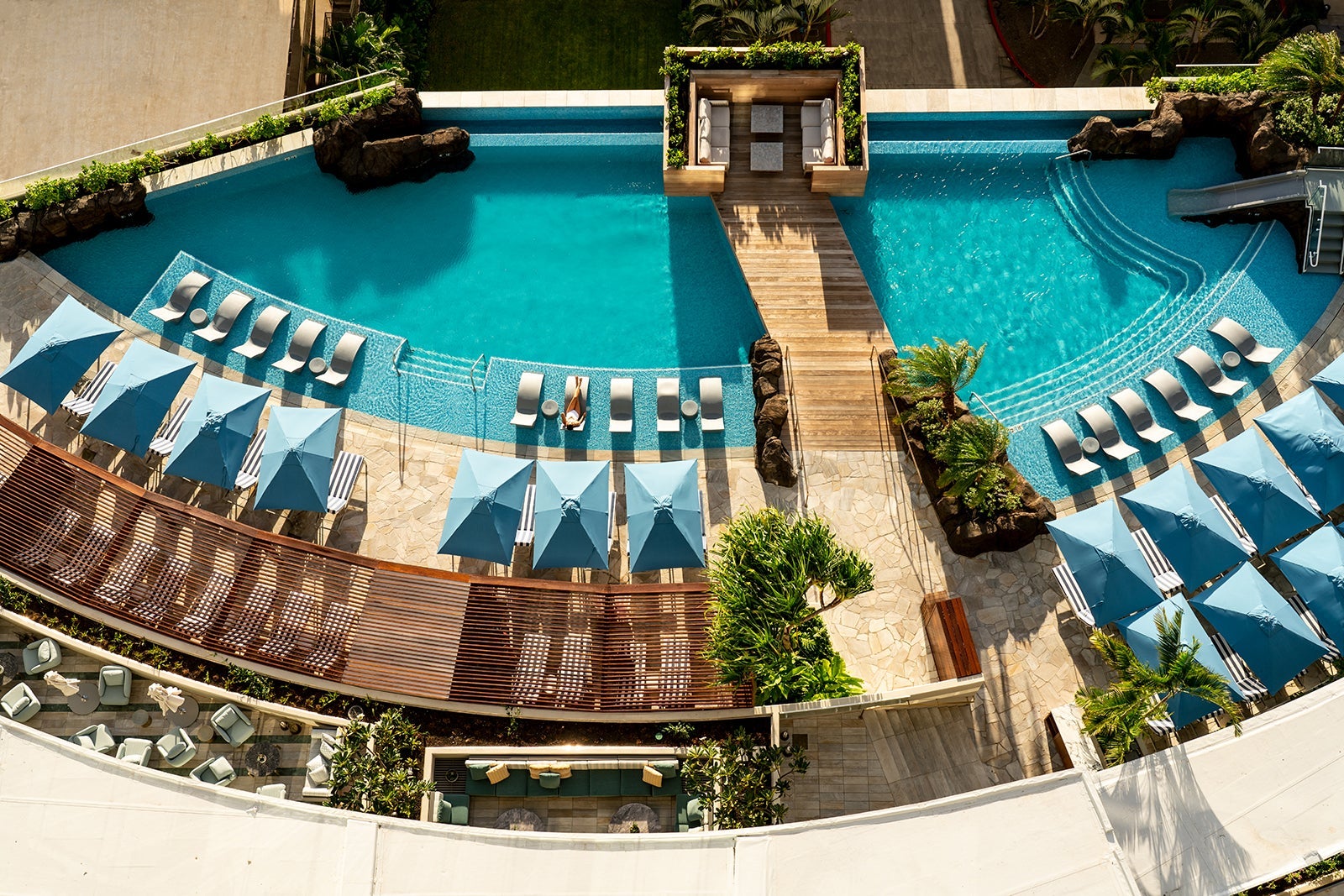 ritz-carlton-waikiki-residence-pool-02