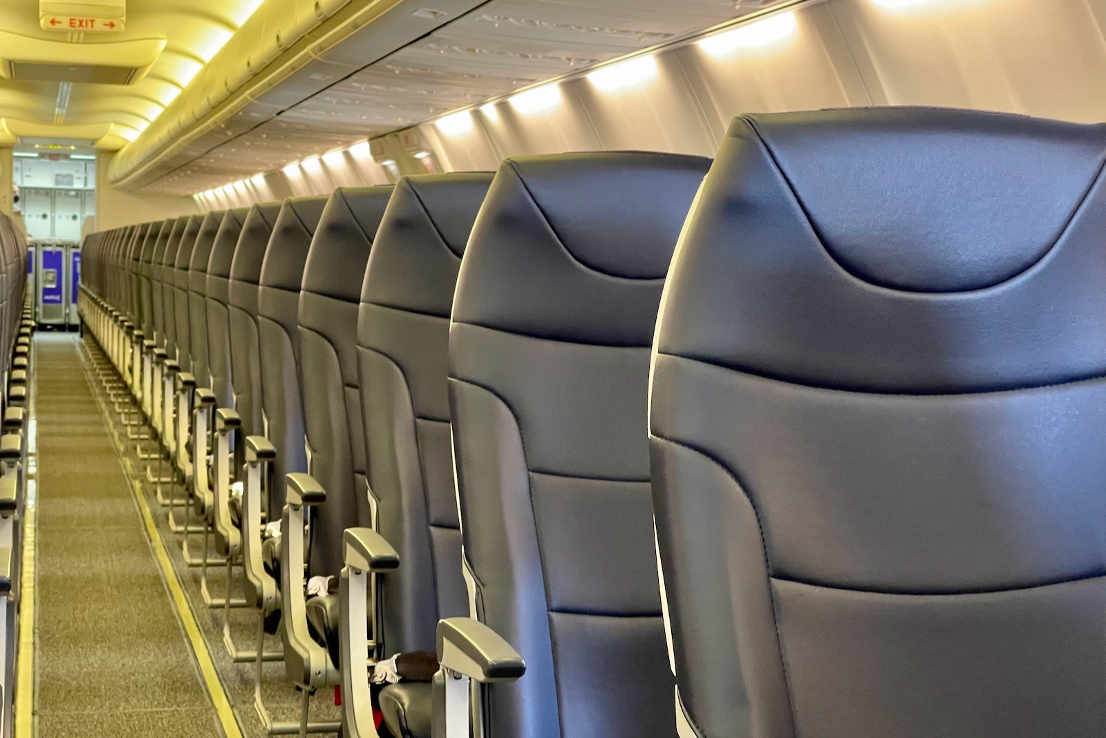 Avelo Airlines Boeing 737 Inaugural Flight Zach Griff - 17