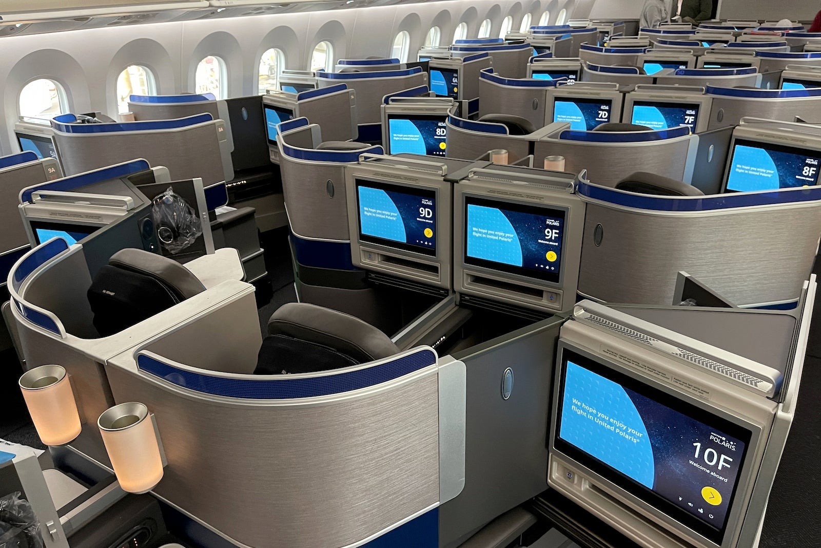 United 787-10 Dreamliner Polaris Zach Griff - 1 (2)