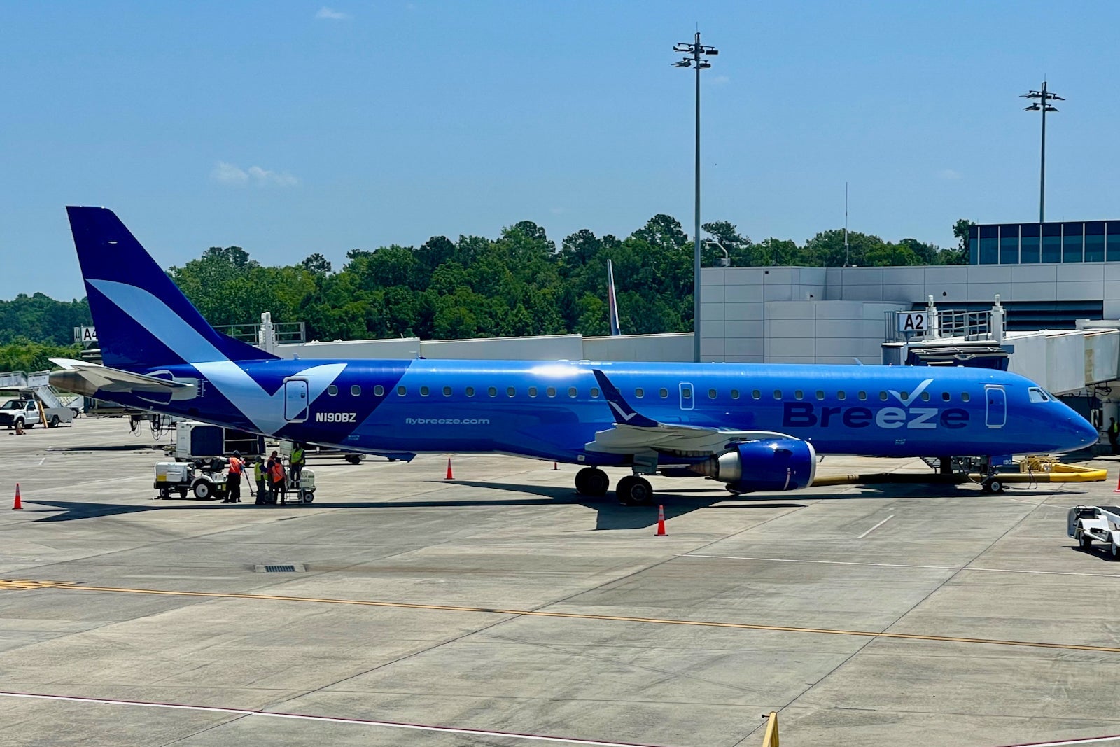 Breeze Airways Embraer 195 Inaugural Tampa Charleston