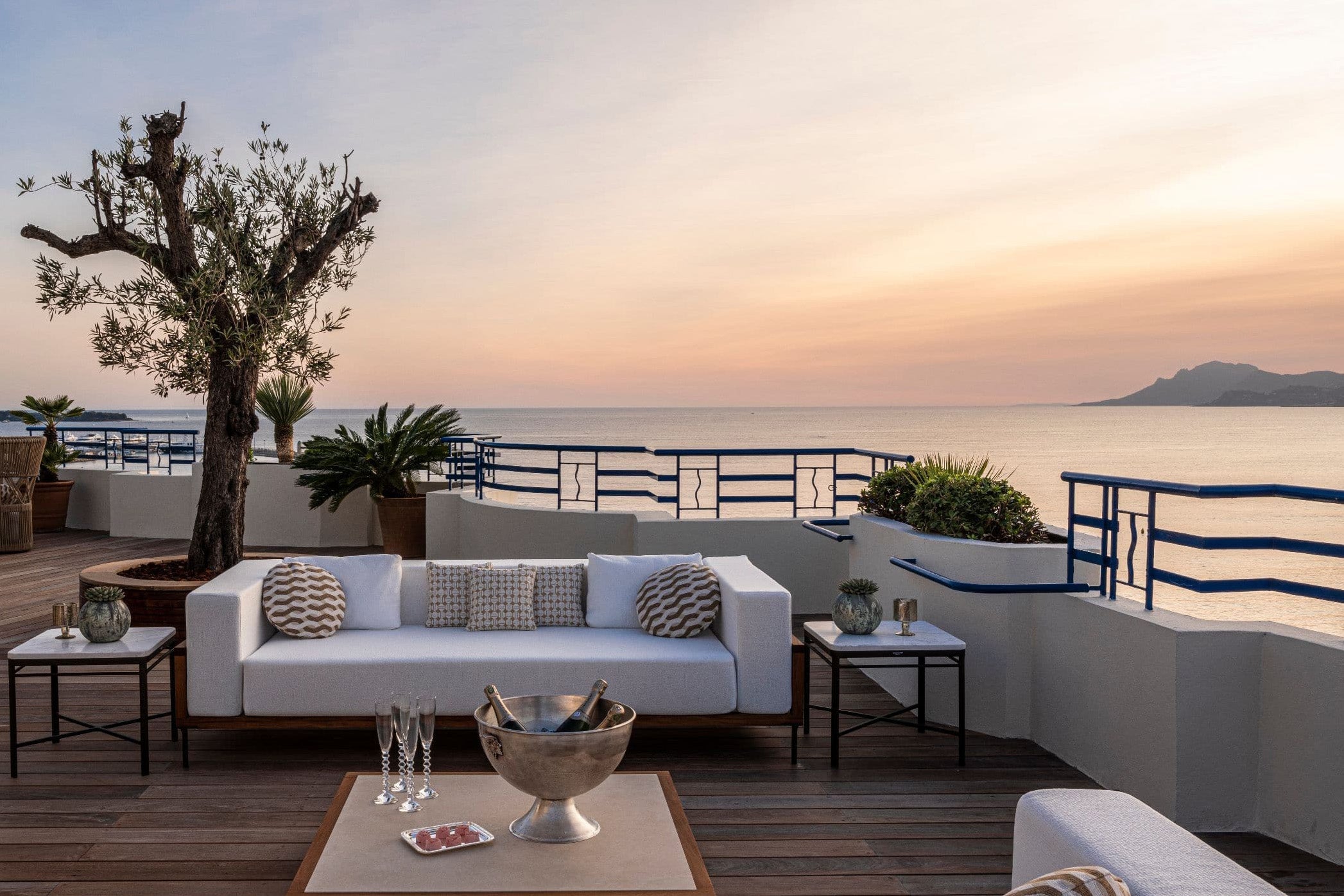 Hotel-Martinez-P1314-Suite-Penthouse-Actress-Terrace.16x9