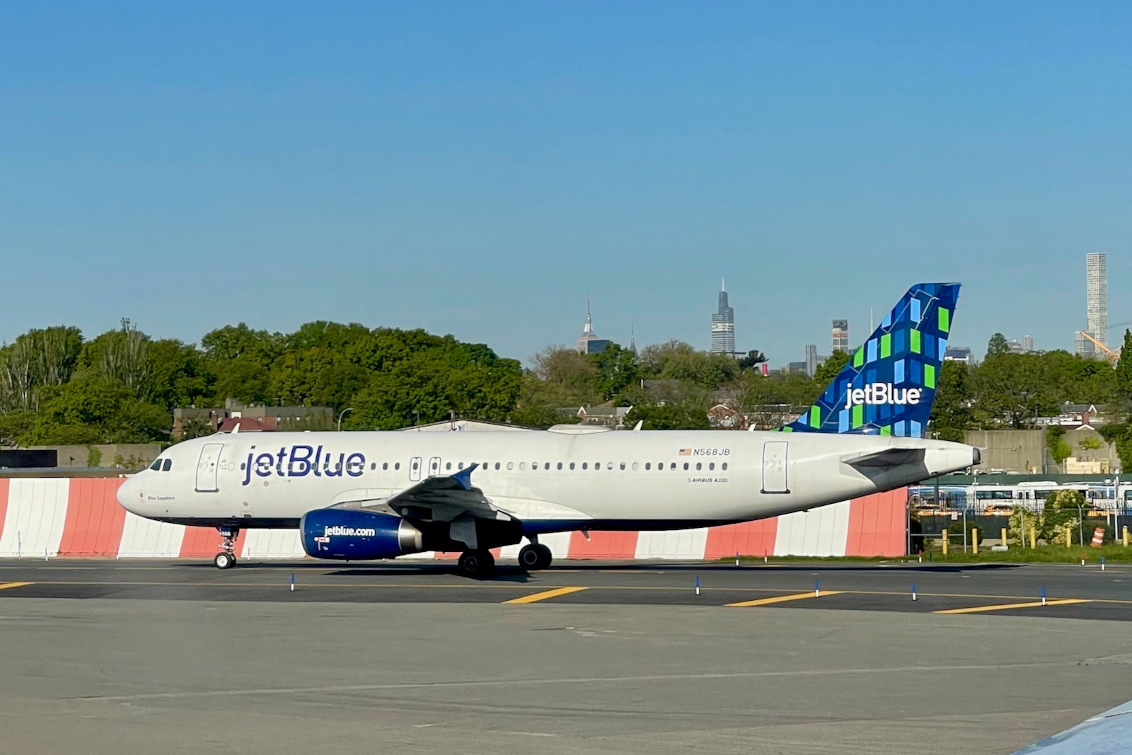 JetBlue Airbus A320 Zach Griff