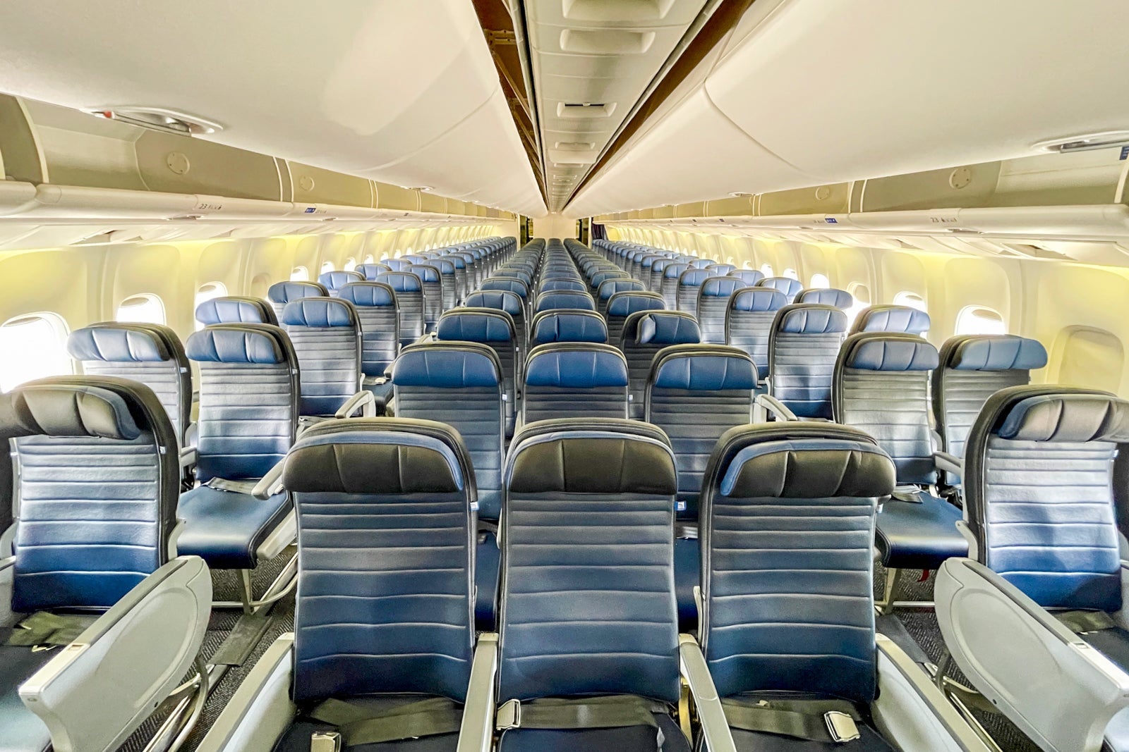 United 767-300 Economy