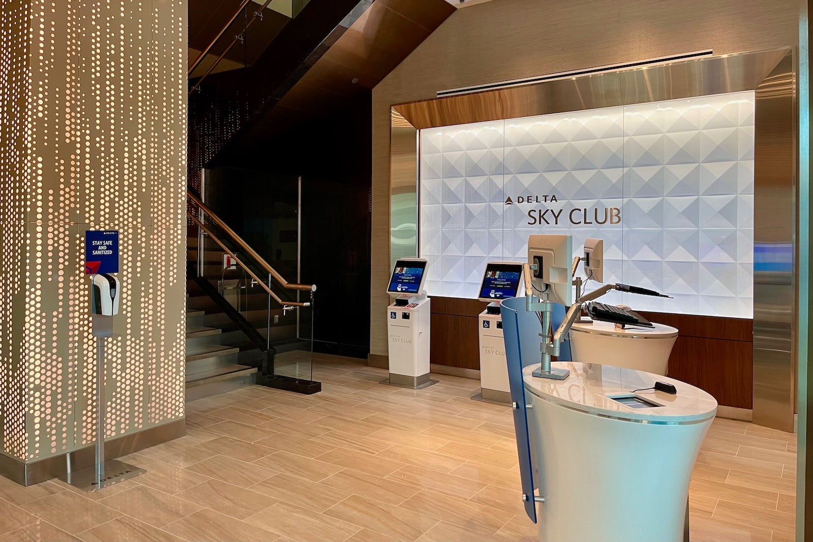 Delta Sky Club Fort Lauderdale FLL Zach Griff