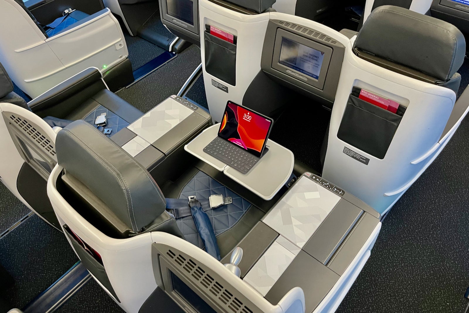 Delta Boeing 767-300 Retrofit One Premium Select