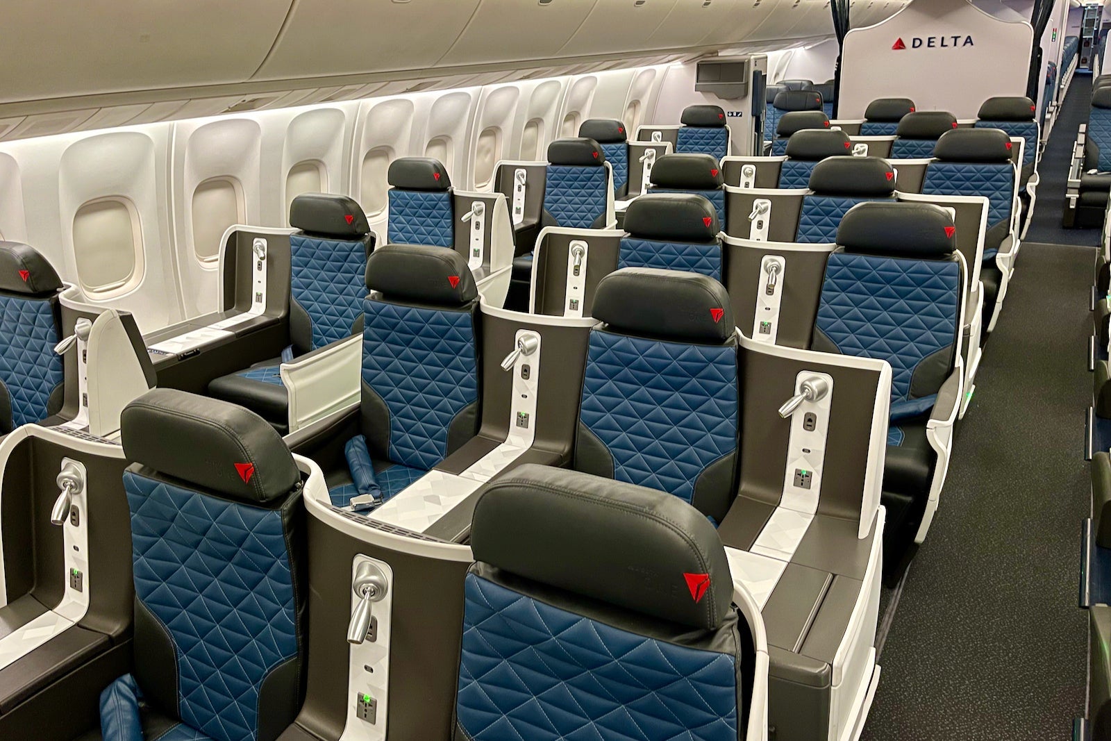 Delta Boeing 767-300 Retrofit One Premium Select