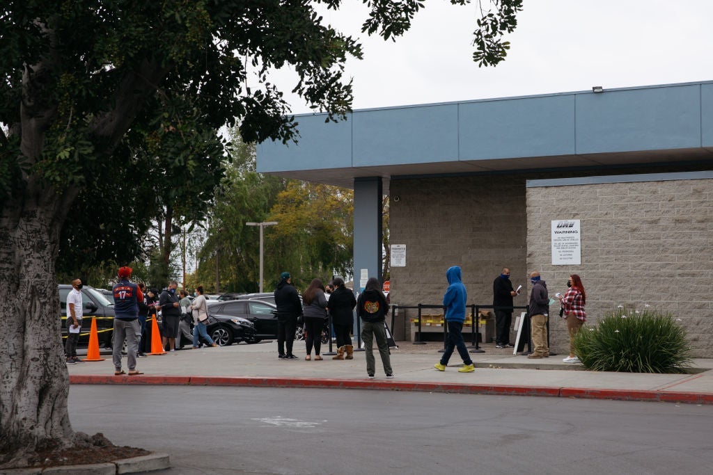 Booming U.S. Recovery Is Leaving Some Communities Completely Behind