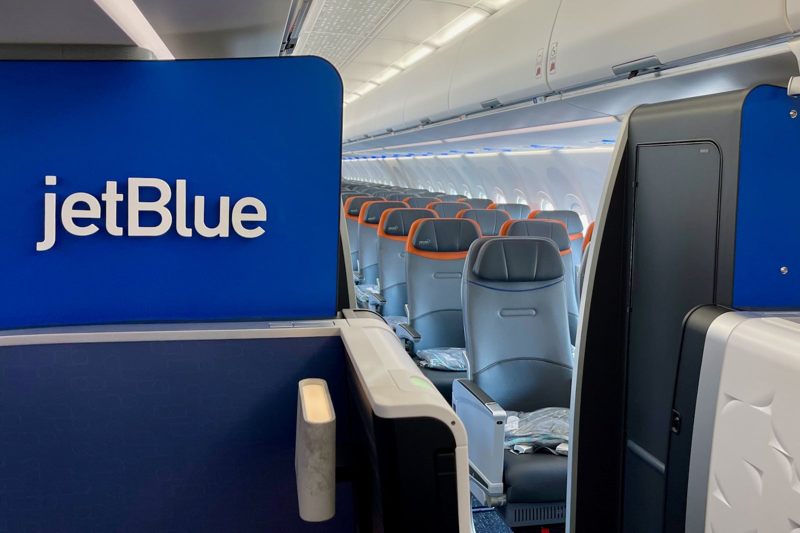JetBlue Airbus A321LR Mint Core