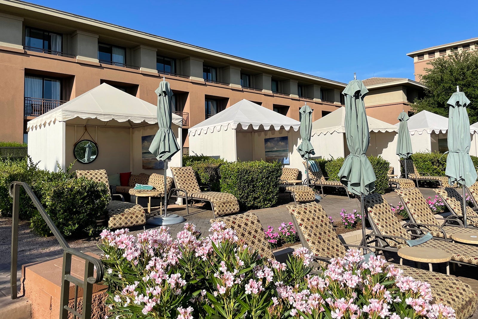 westin-kierland-pool-cabanas