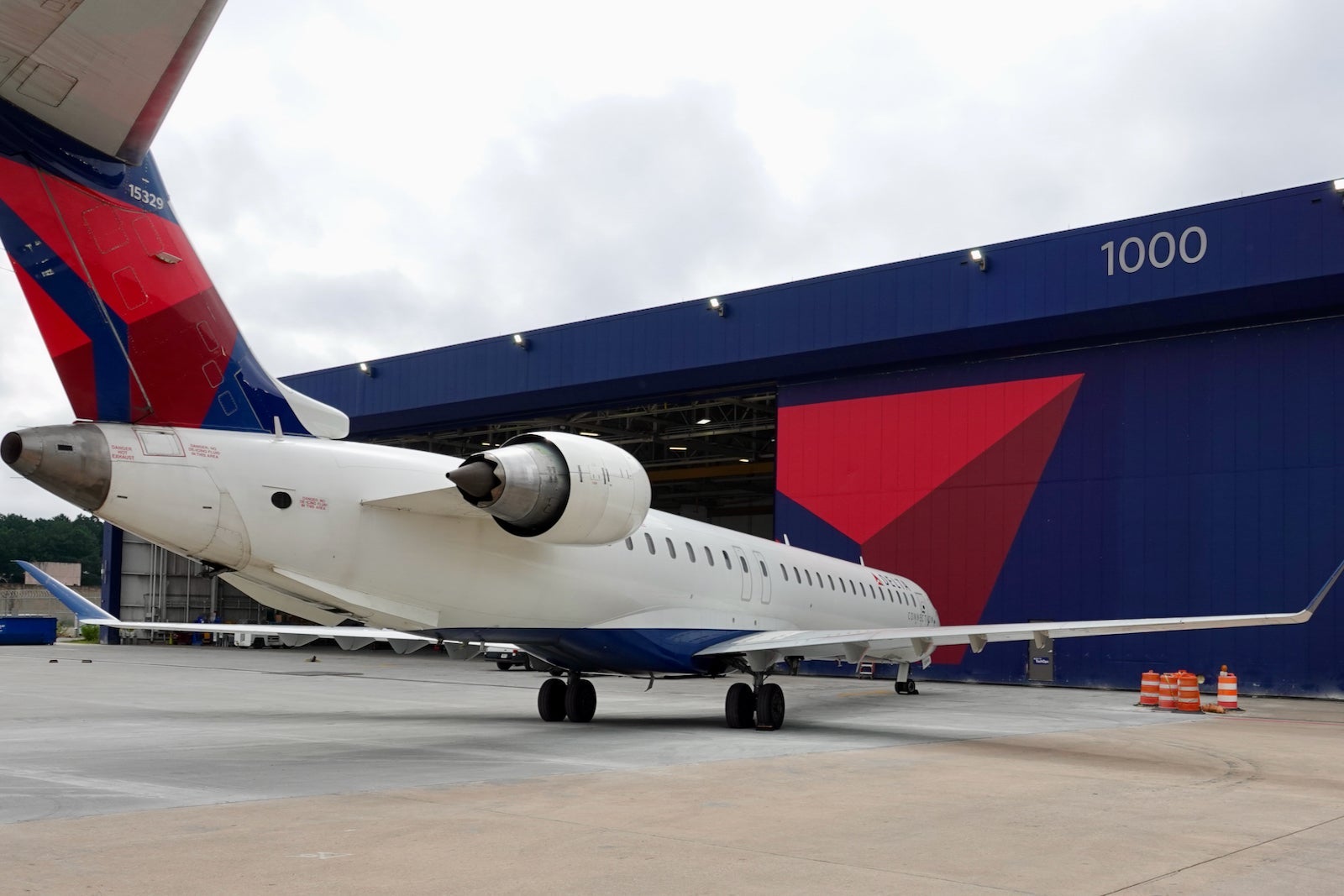 Delta Connection CRJ 900