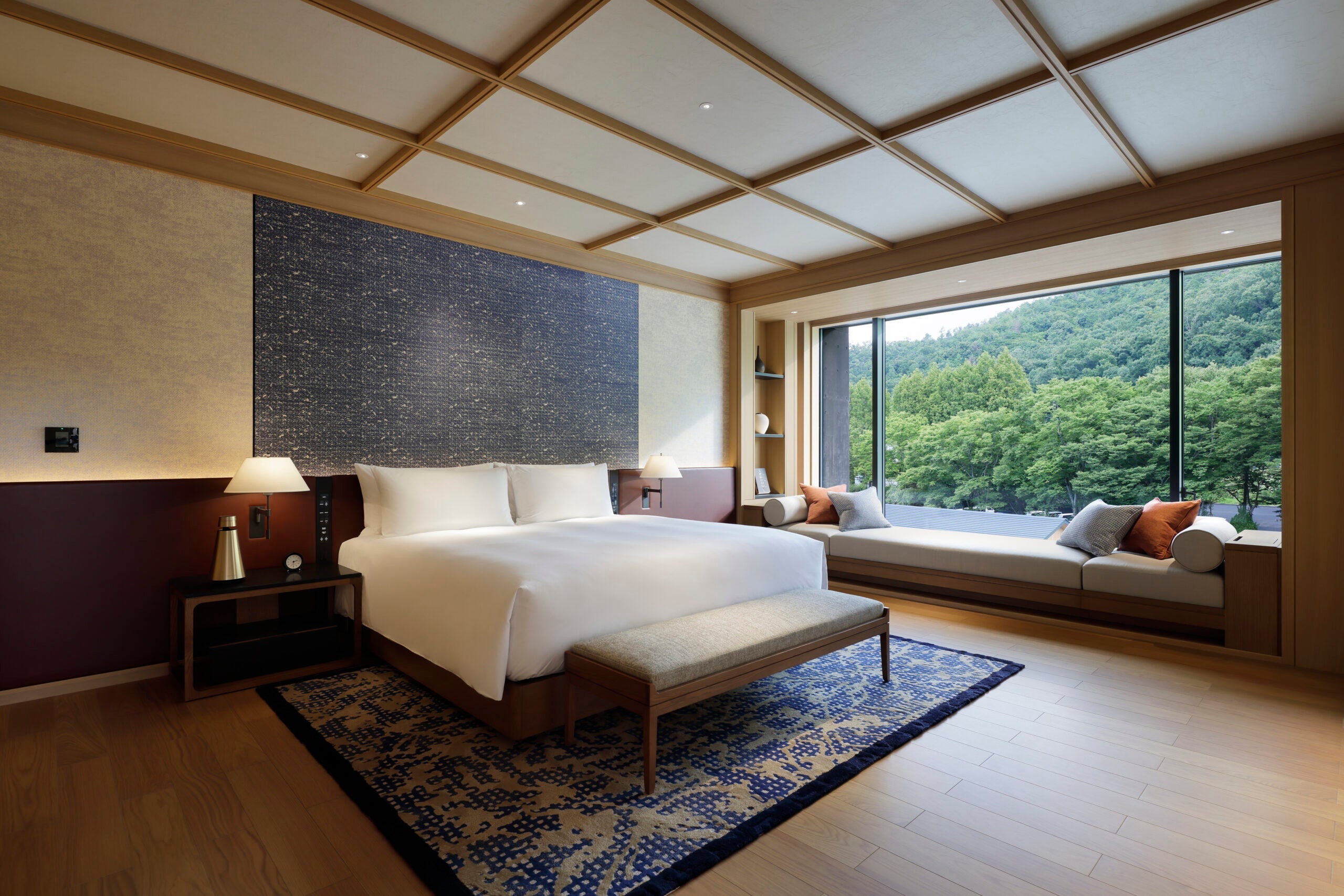 LXR-ROKU-KYOTO-PEAK-Suite-Bedroom_HR