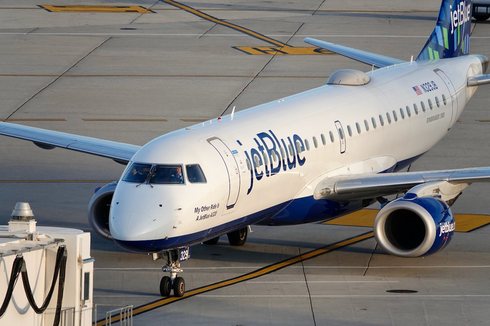 JetBlue Embraer 190