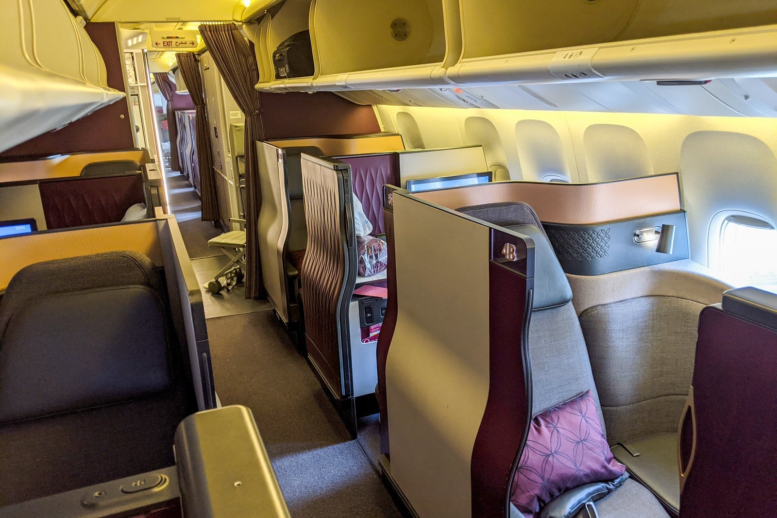 Qatar Qsuite doh-jfk 777-300er