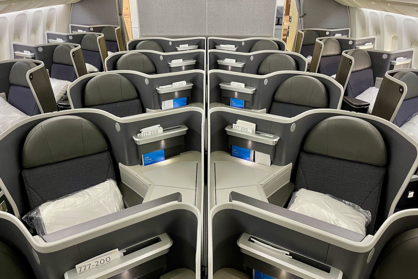 American Airlines Boeing 777-200 Business Class JFK Tel Aviv