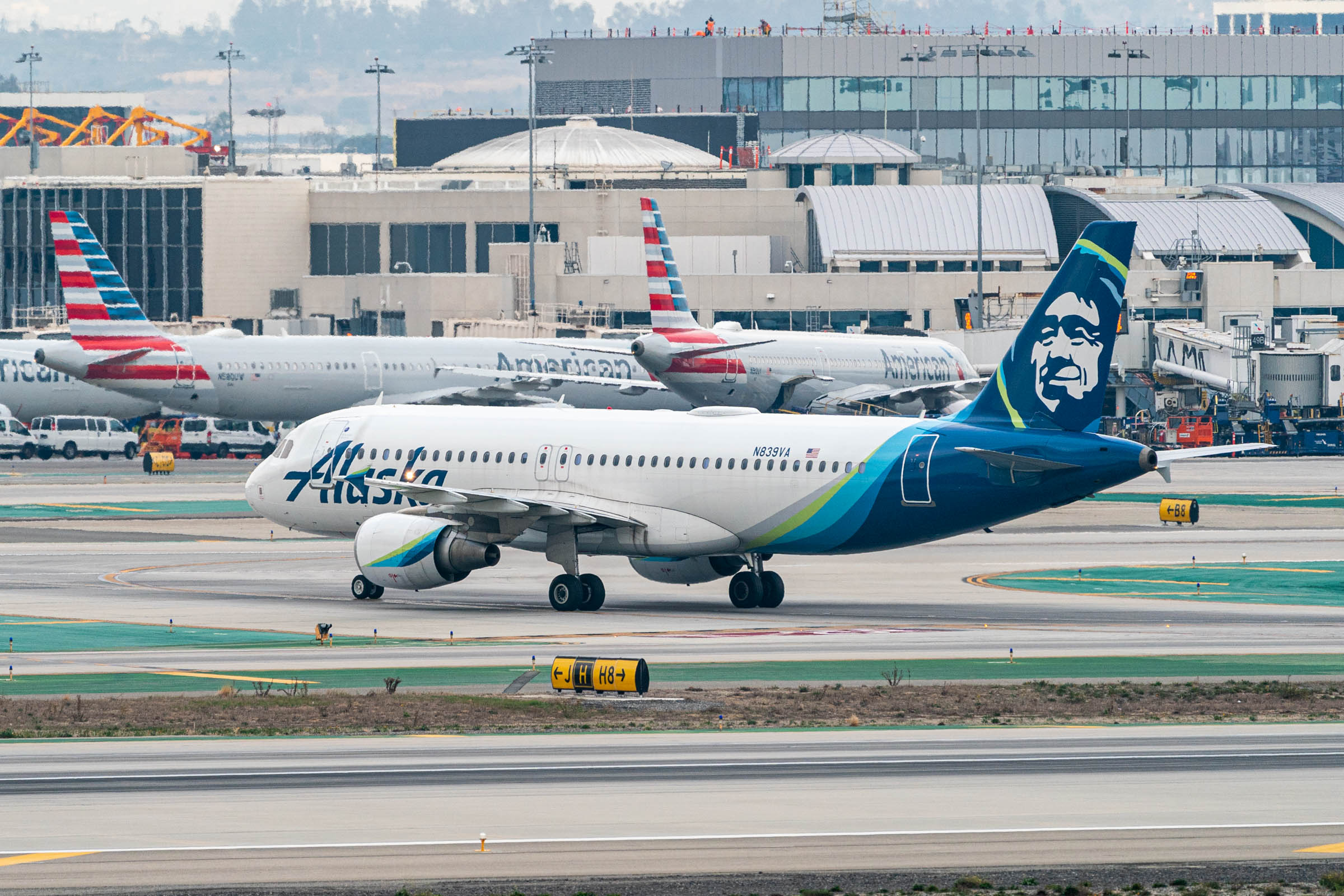 Alaska A320 American LAX Stock-1