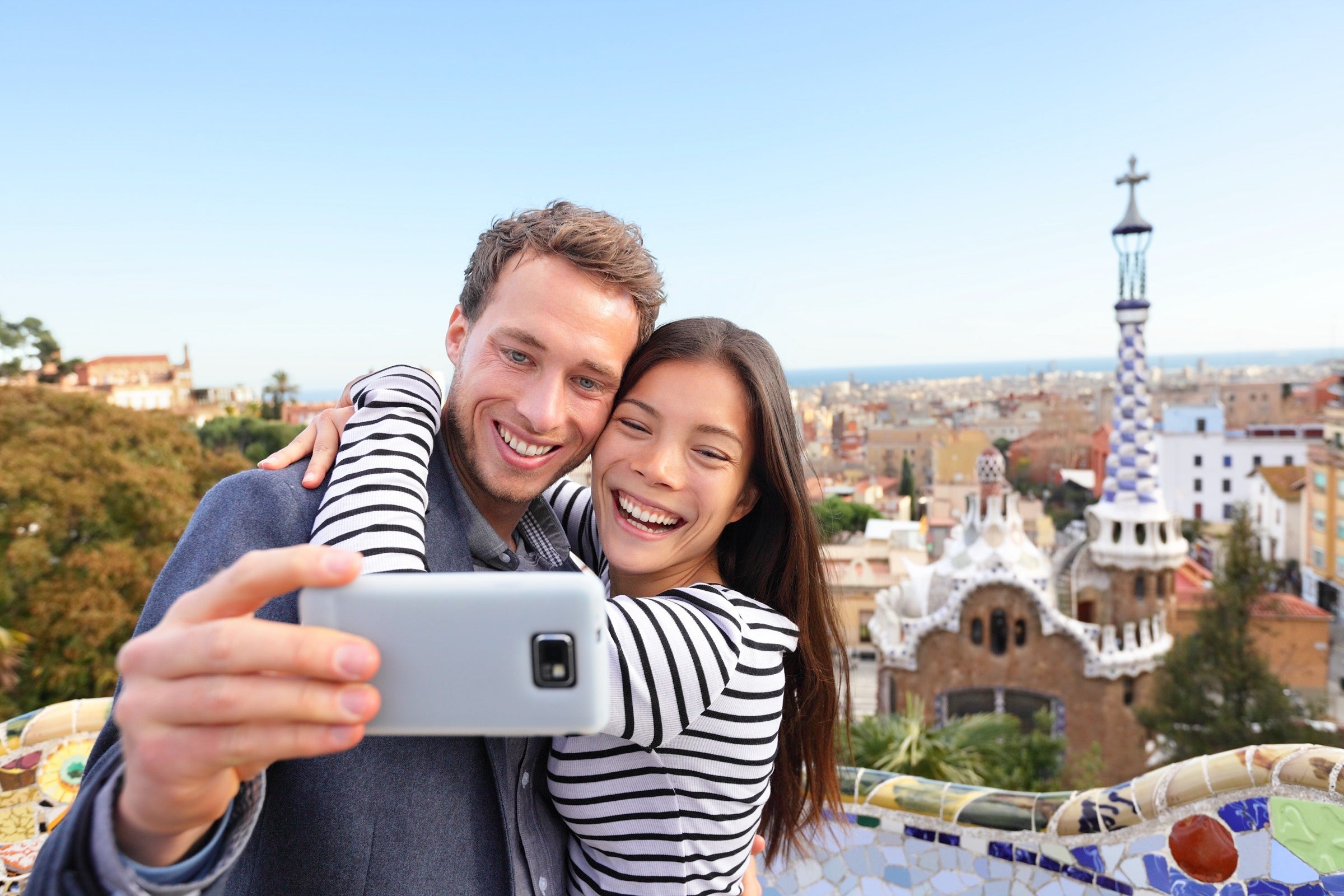 Couple taking a selfie in Barcelona