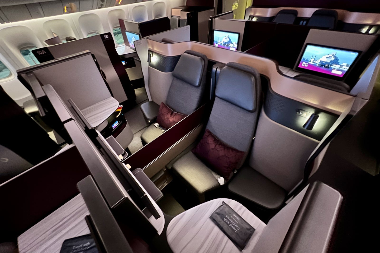 Qatar Airways Qsuites Business Class Boeing 777-300ER