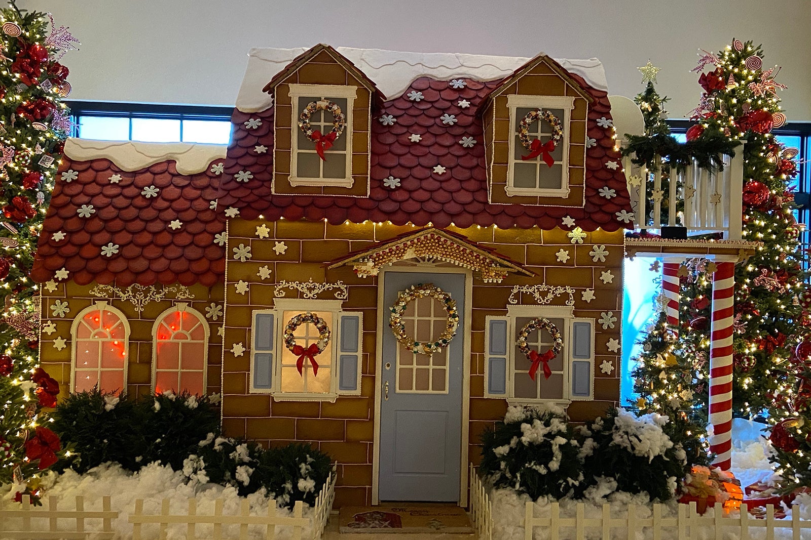 ritz-carlton-orlando-grande-lakes-gingerbread-house
