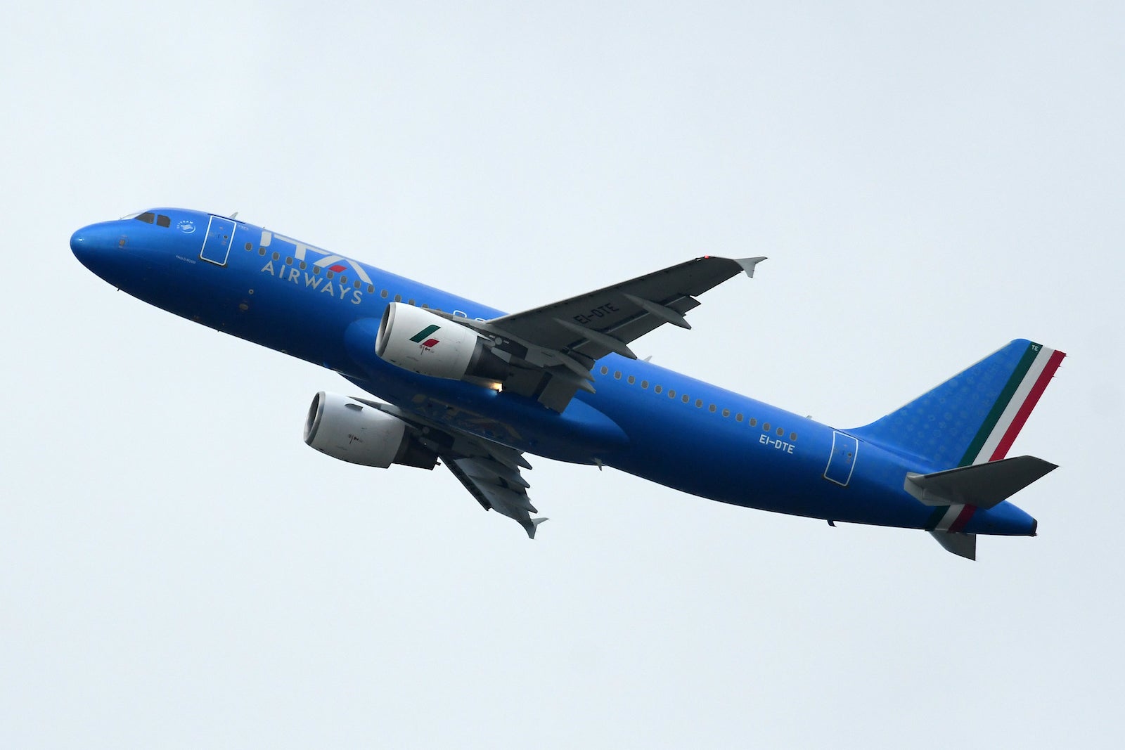 First official flight of the Airbus A320 ITA Airways new colors