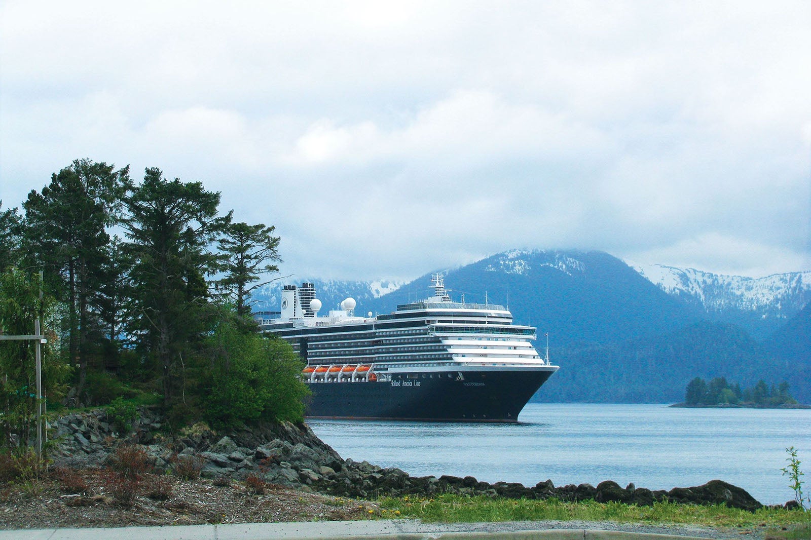 Holland_America_Westerdam_Sitka