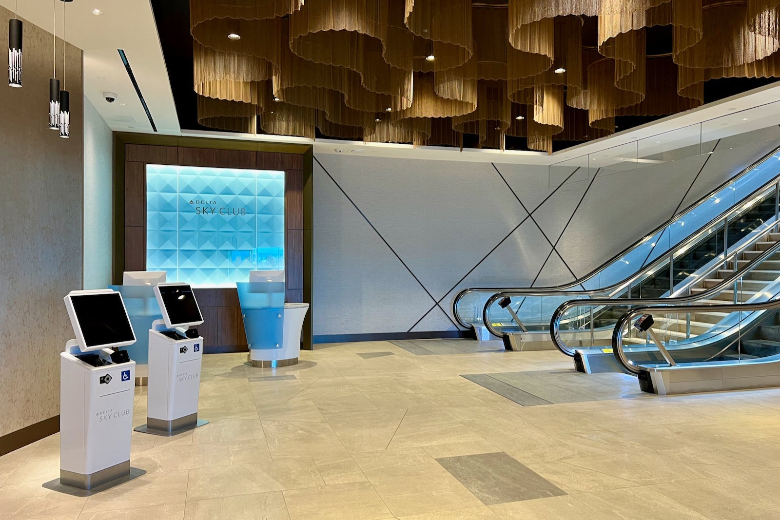 Delta Sky Club Los Angeles LAX