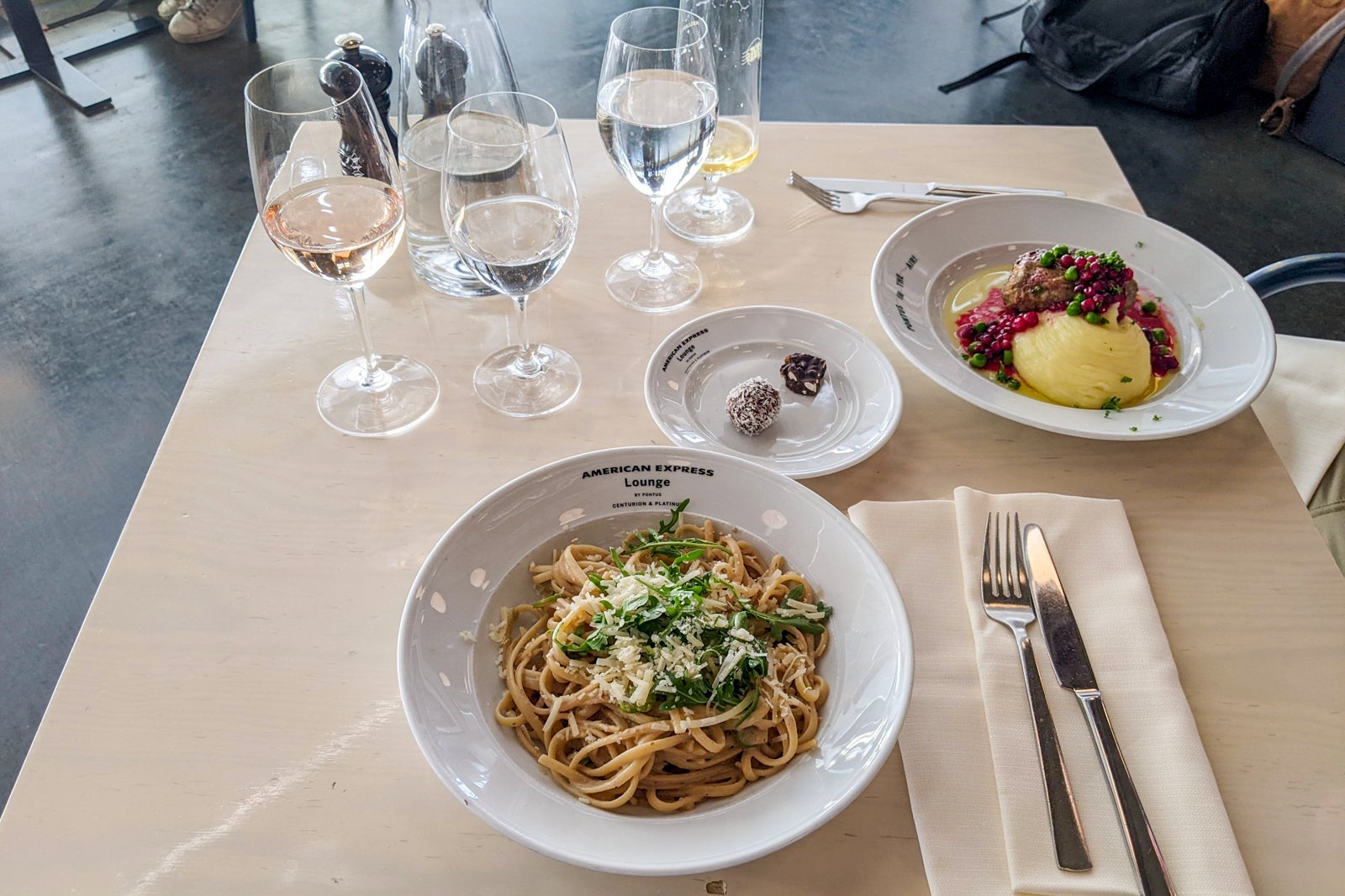 American Express Lounge by Pontus Arlanda