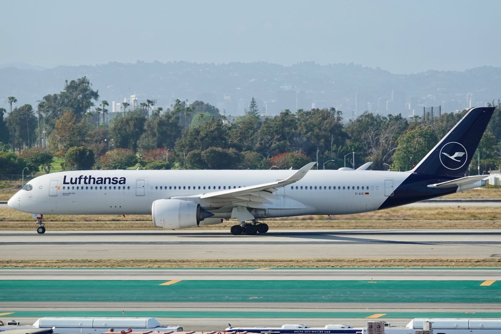 Lufthansa Airbus A350