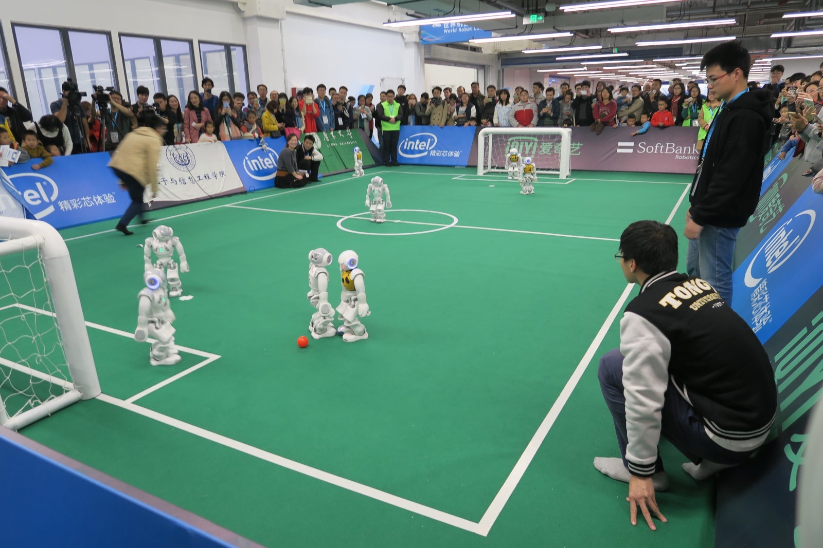 kgenter-robot-soccer-china