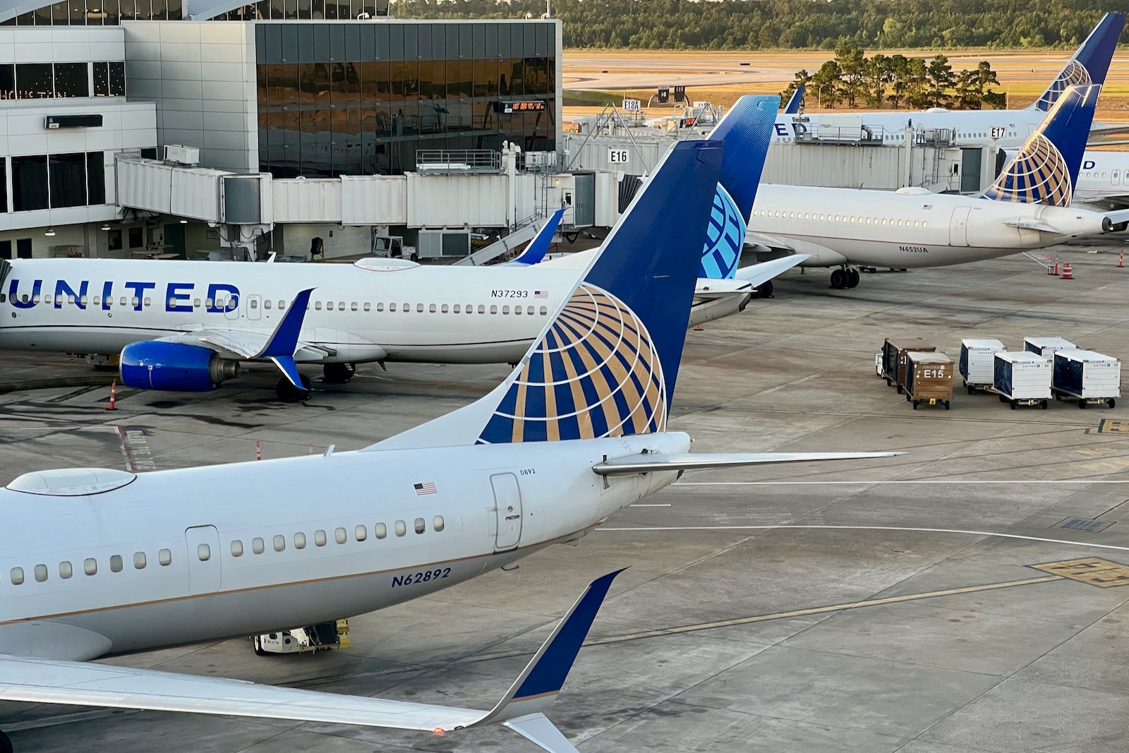 United Planes Boeing 737 Airbus A320