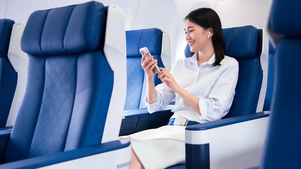 62d90564545c4c84b85560fedd799465-malaysian-airlines-new-737-800ng-seats-31 copy