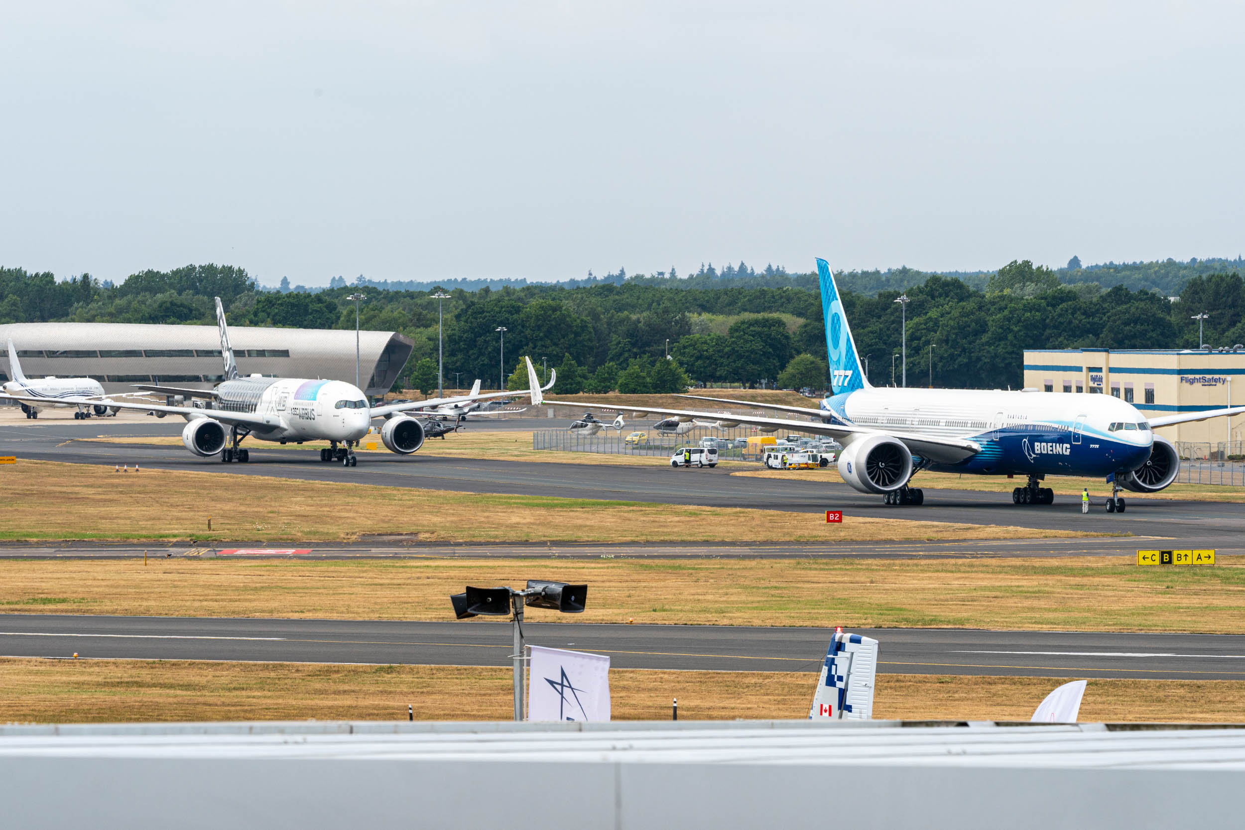 Boeing 777-9 777X and Airbus A350 Farnborough-1