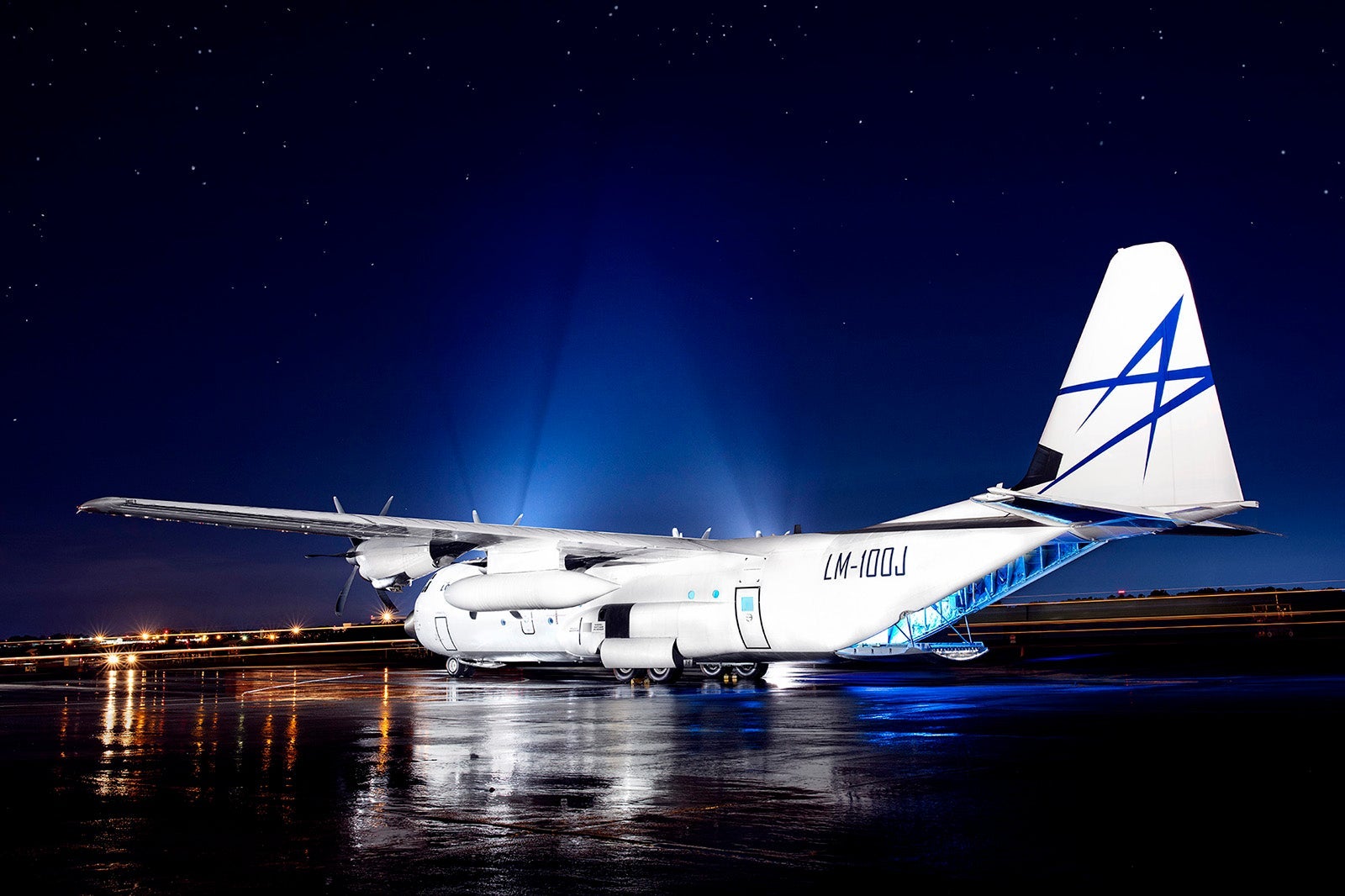 LM-100J Flightline Loading LM Photo