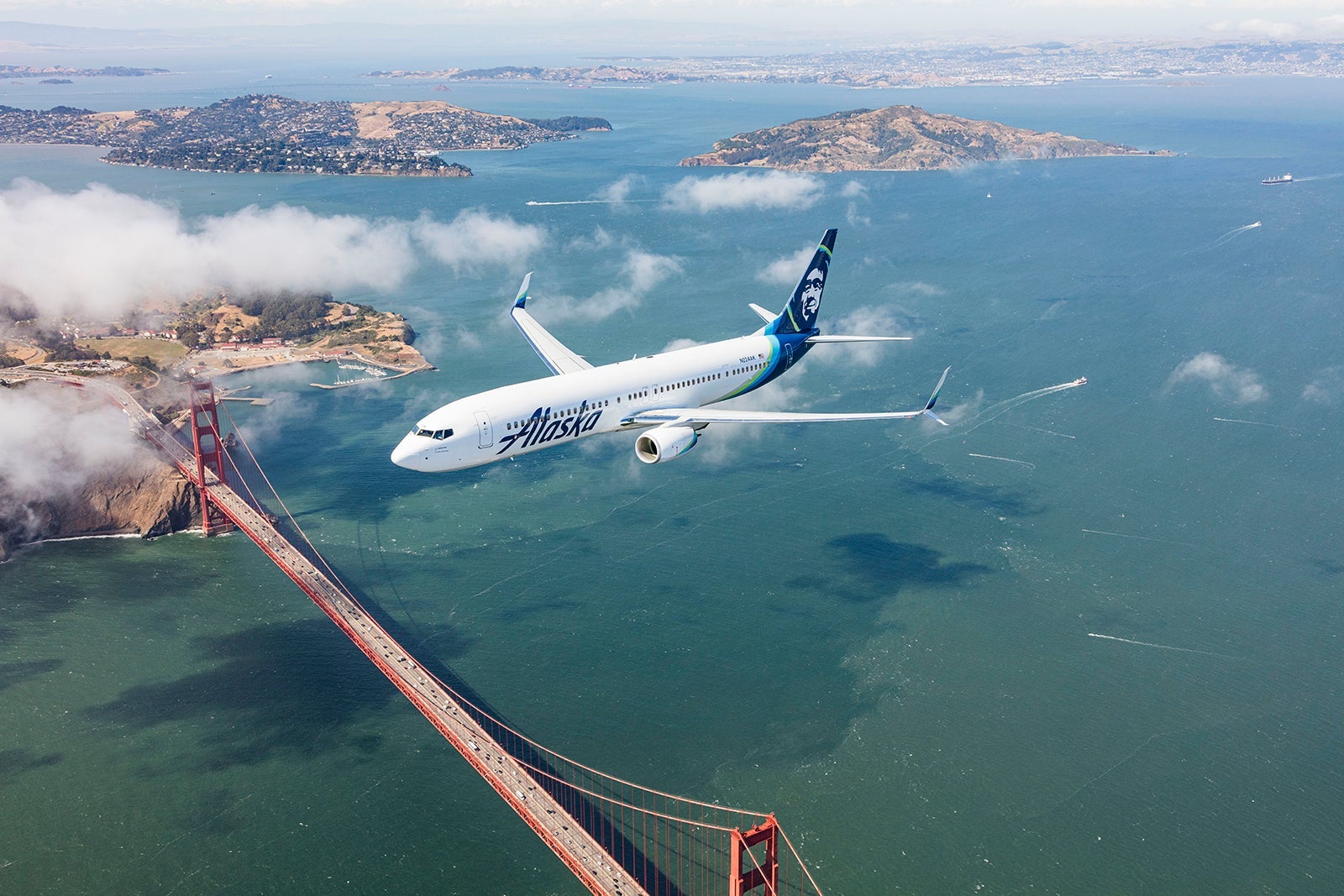 Alaska Airlines Boeing 737-900ER photographed May 24-25, 2016 by Chad Slattery across California.