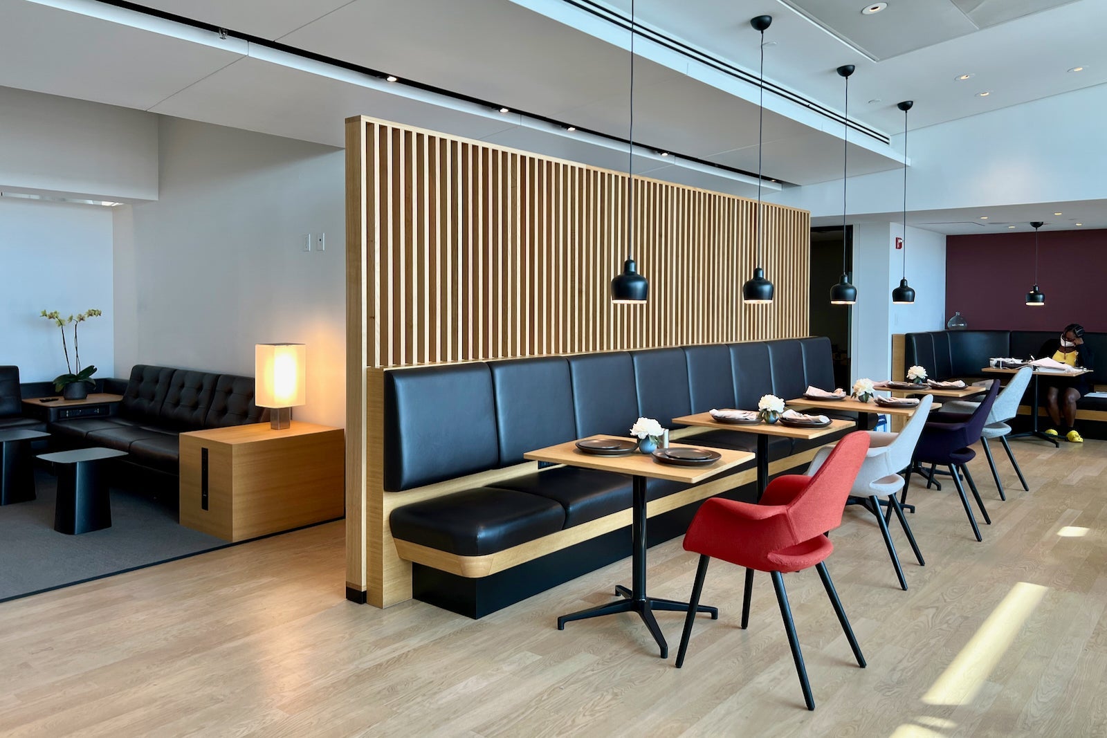 Wingtips Lounge New York JFK Zach Griff