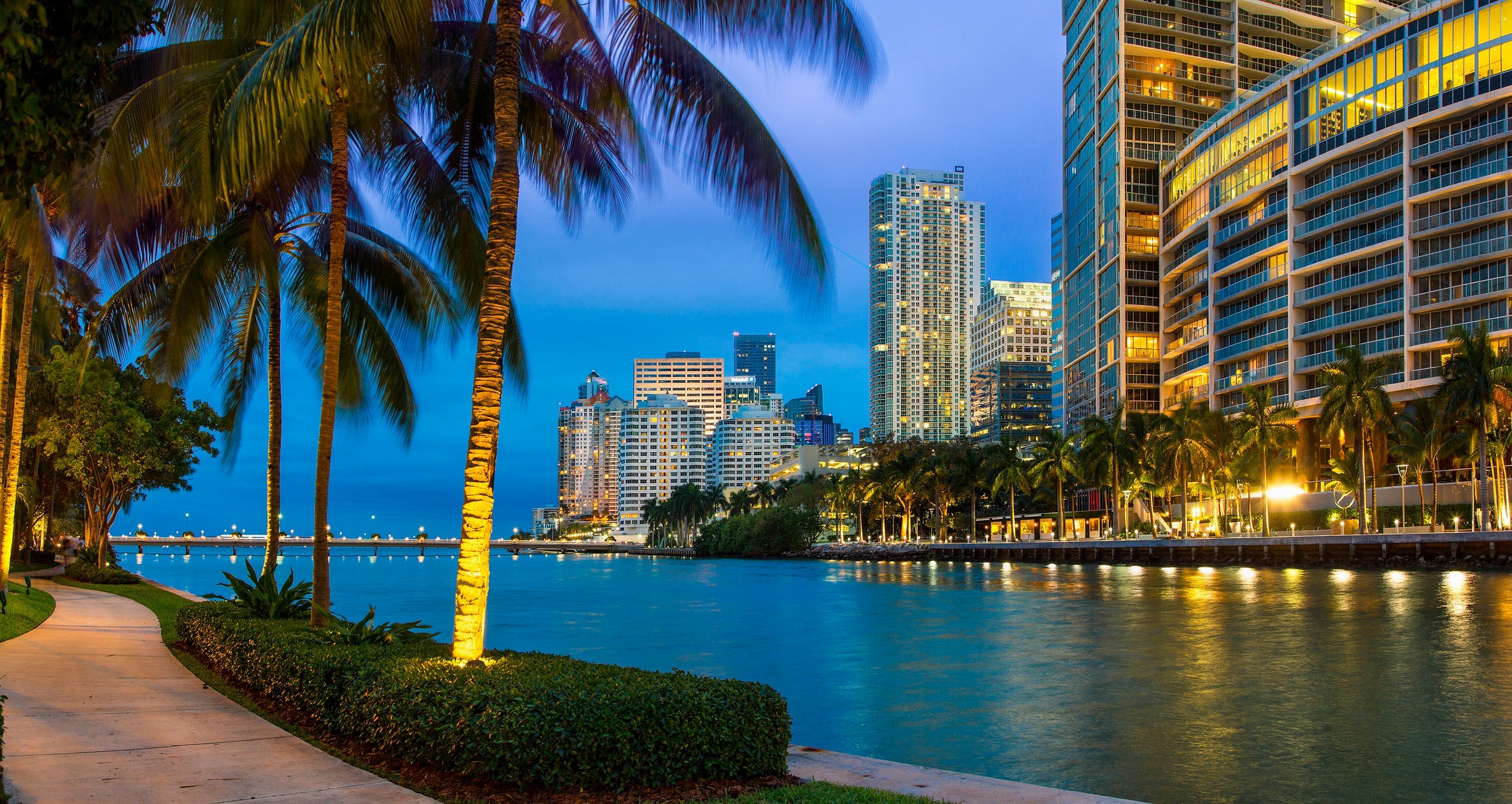 Miami, Downtown District at dusk