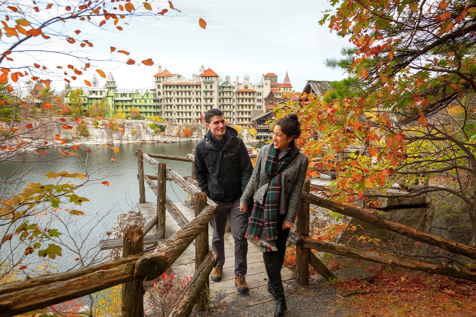mohonk-mountain-house-fall-people