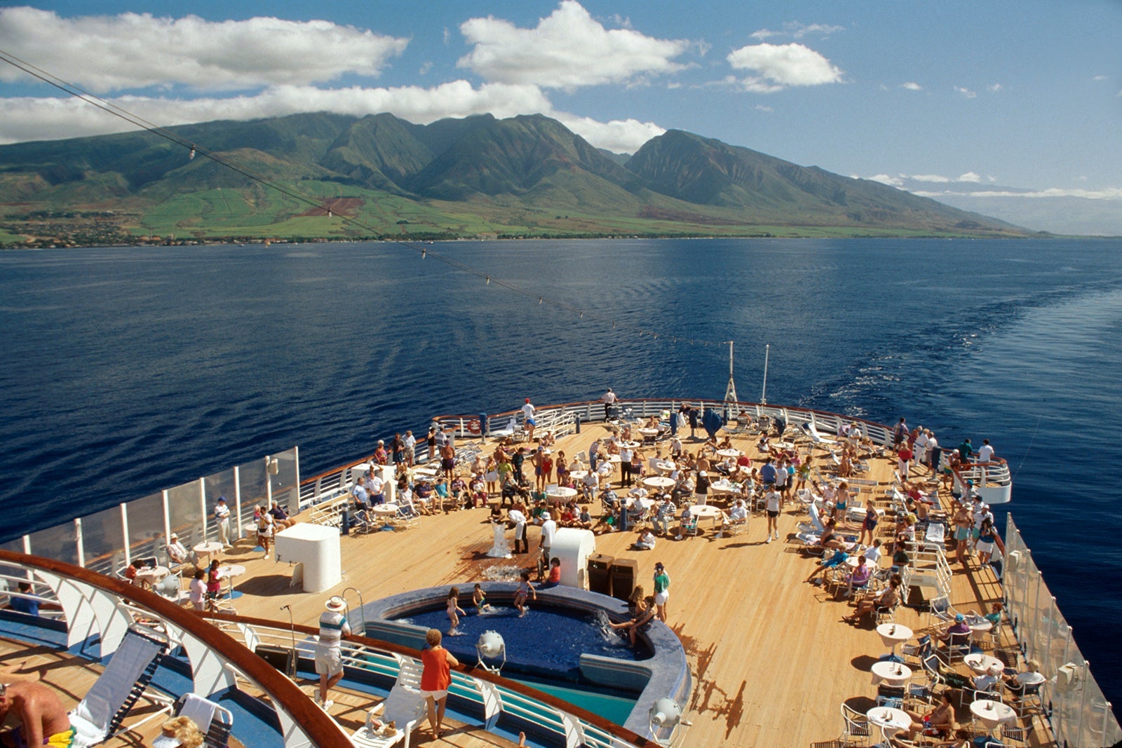 Hawaii, Auau Channel, cruise ship deck