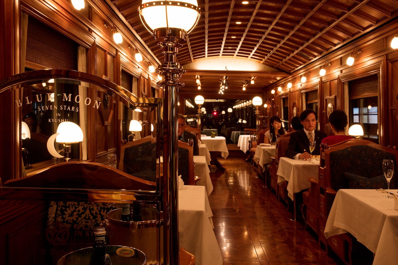 seven-stars-kyushu-train