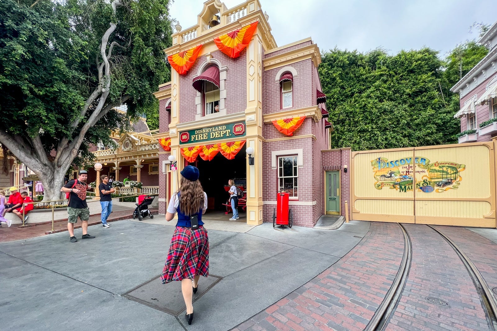 SUMMER HULL/THE POINTS GUY