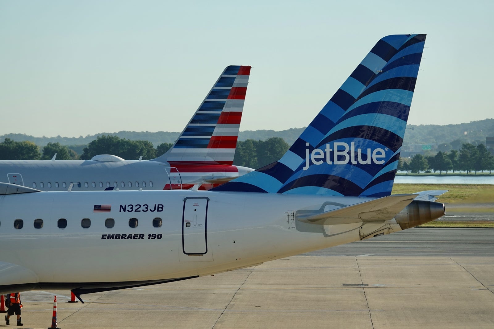 American Airlines JetBlue DCA E190