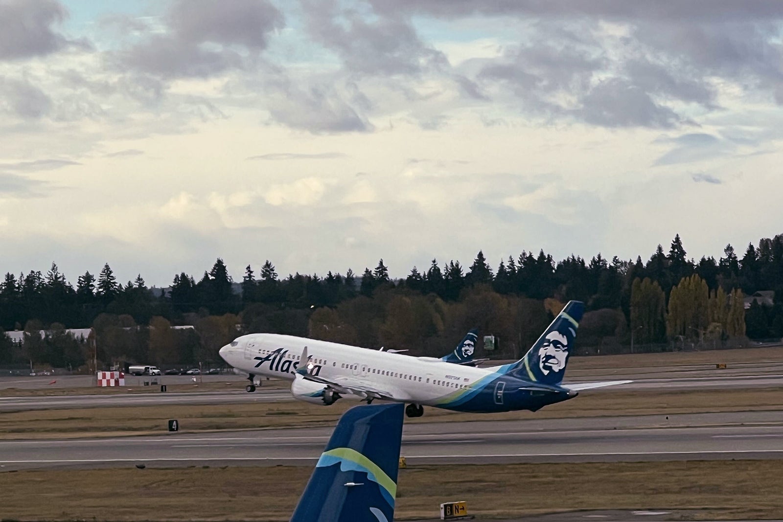 20221109_Alaska Airlines_CHenderson_1