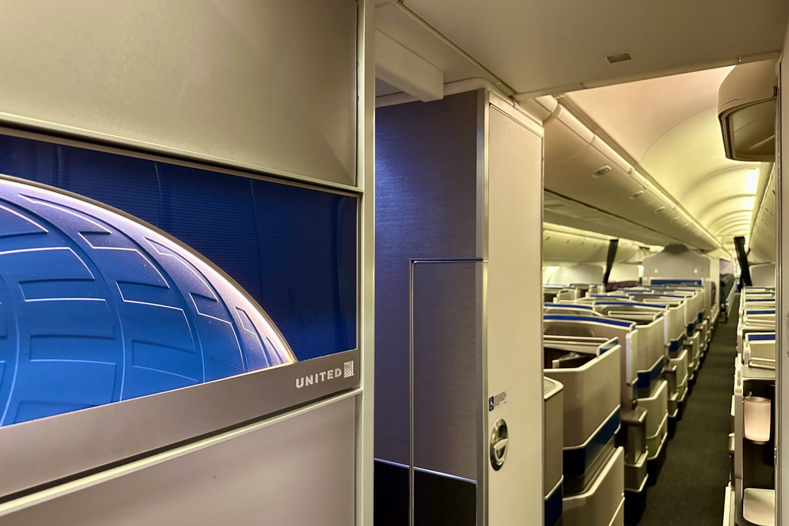 United Boeing 767-300 Premium Plus Polaris 76Q