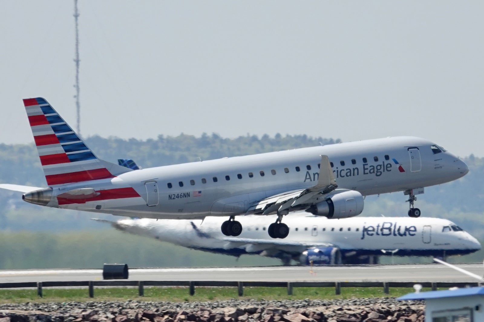 American Airlines Embraer E175 Boston Logan BOS JetBlue Northeas
