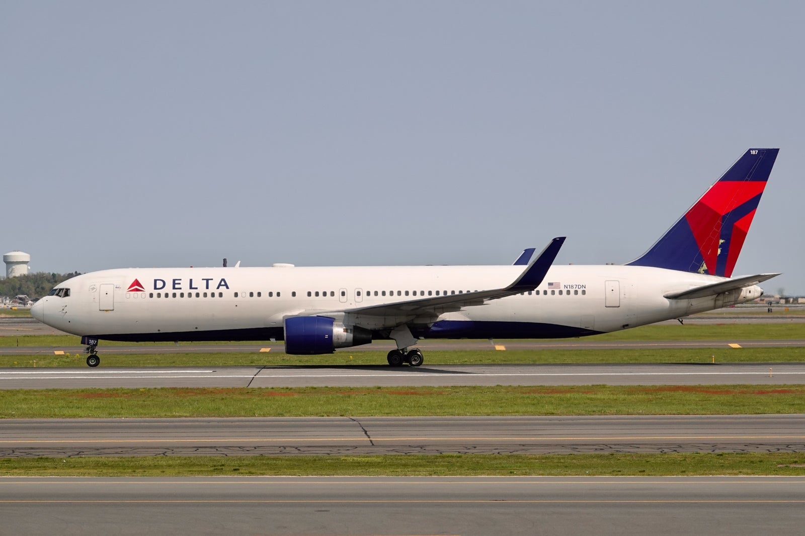 Delta Boeing 767-300 Boston Logan BOS