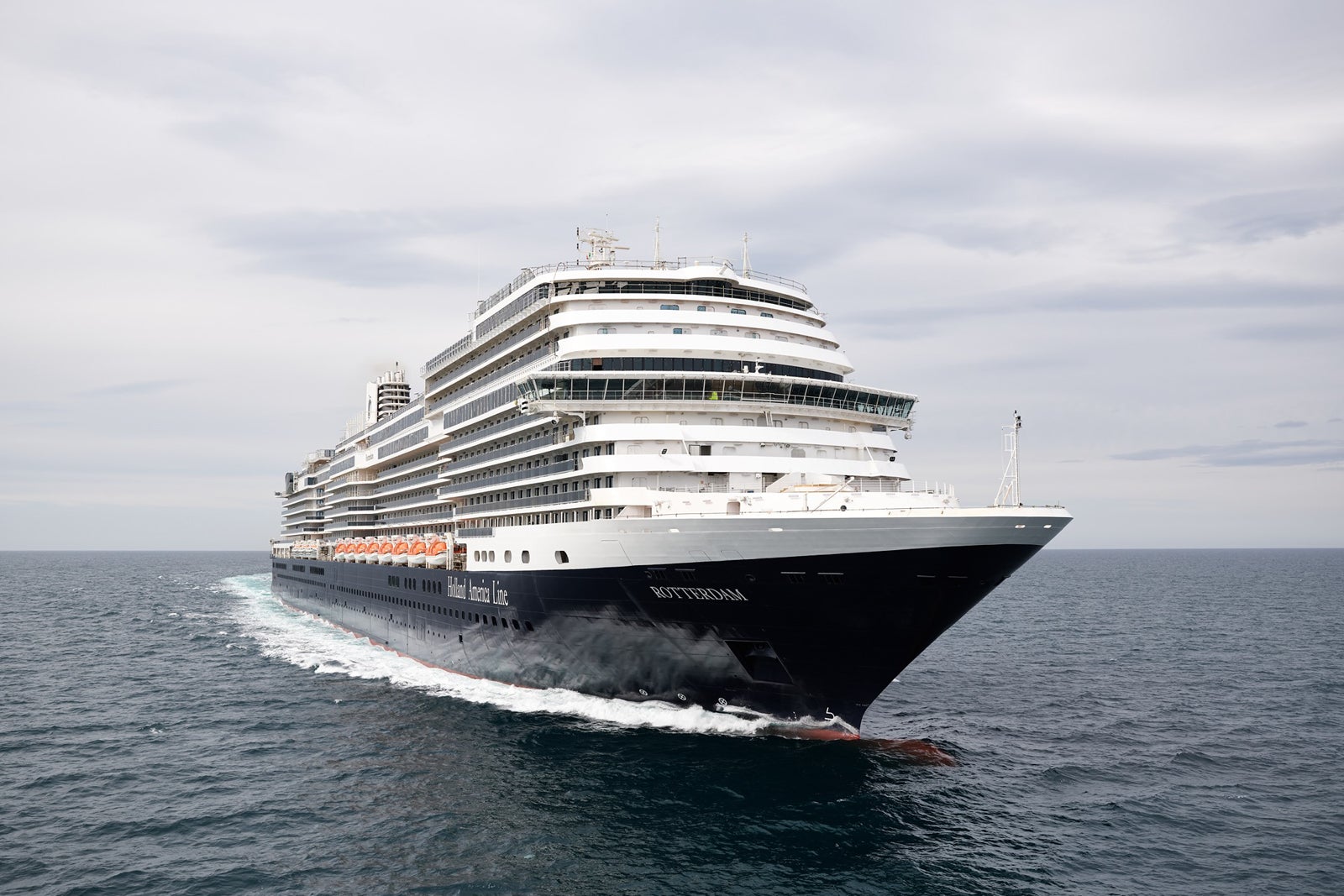FIIPPO VINARDI/HOLLAND AMERICA LINE/FACEBOOK