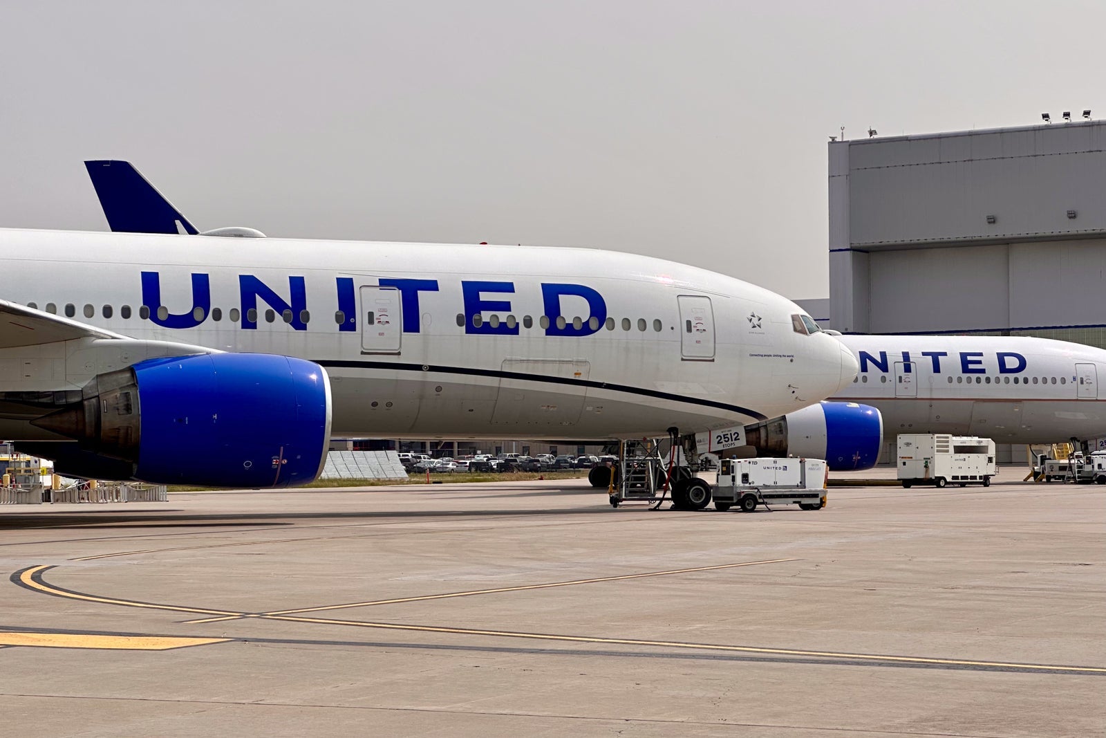 United Boeing 777-200 Denver