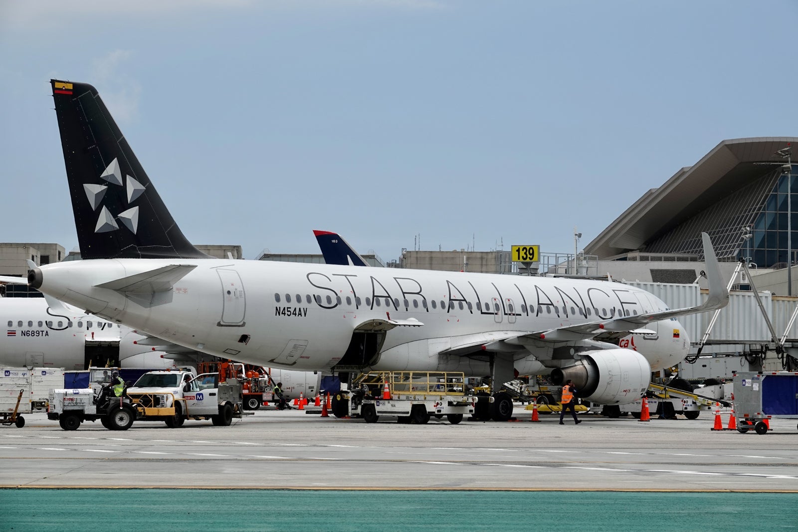 Star Alliance Livery Airbus A320 Avianca