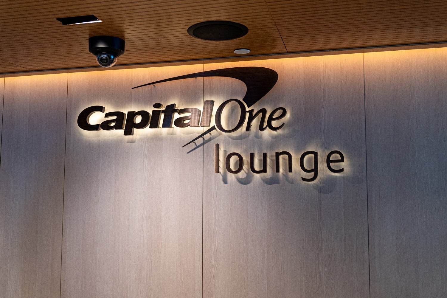 Capital One Lounge Dulles Washington IAD-9