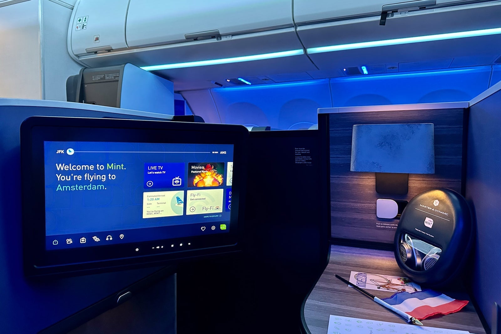 JetBlue Airways New York Amsterdam Airbus A321LR Mint Core